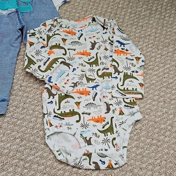 Carter's Outfit Bundle - Picture 7 of 13